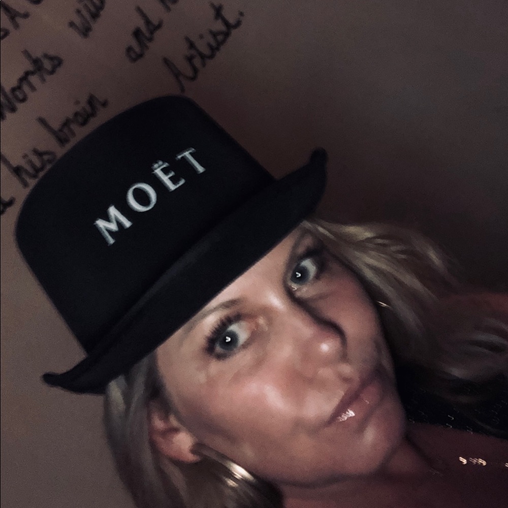 Meet your Posher, Jennifer